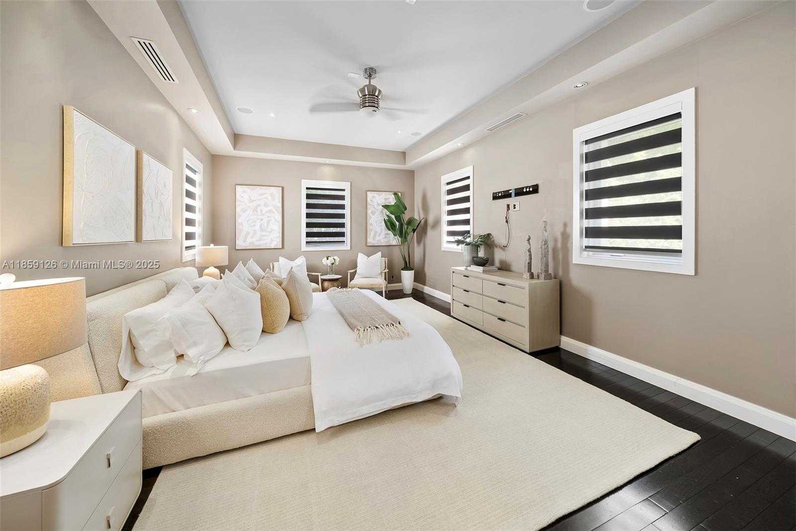 Small Image of 5940 NORTH BAY RD, Miami Beach Number 46