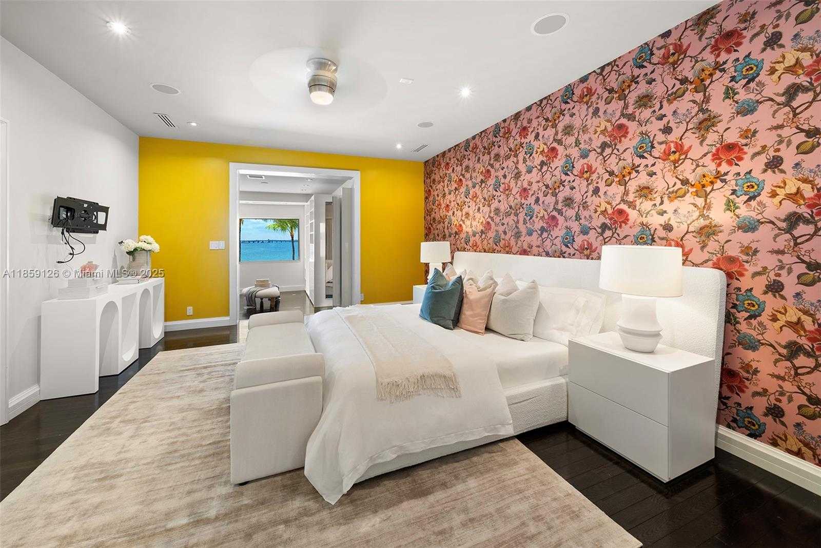 Small Image of 5940 NORTH BAY RD, Miami Beach Number 48