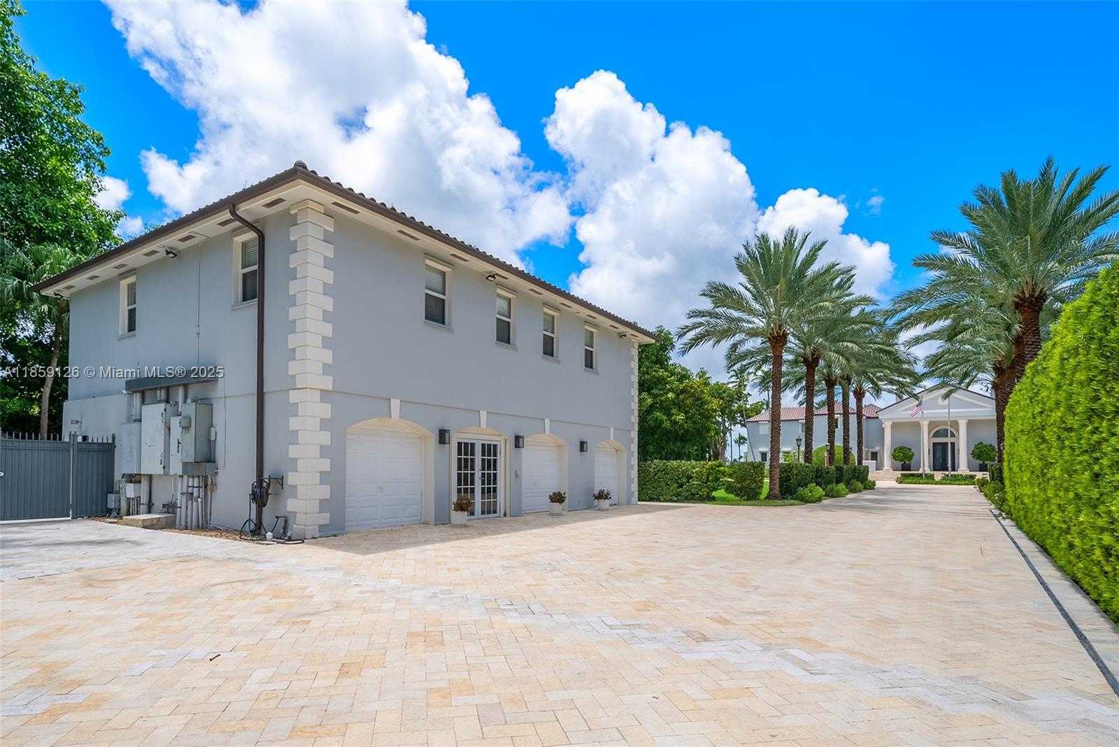 Small Image of 5940 NORTH BAY RD, Miami Beach Number 52