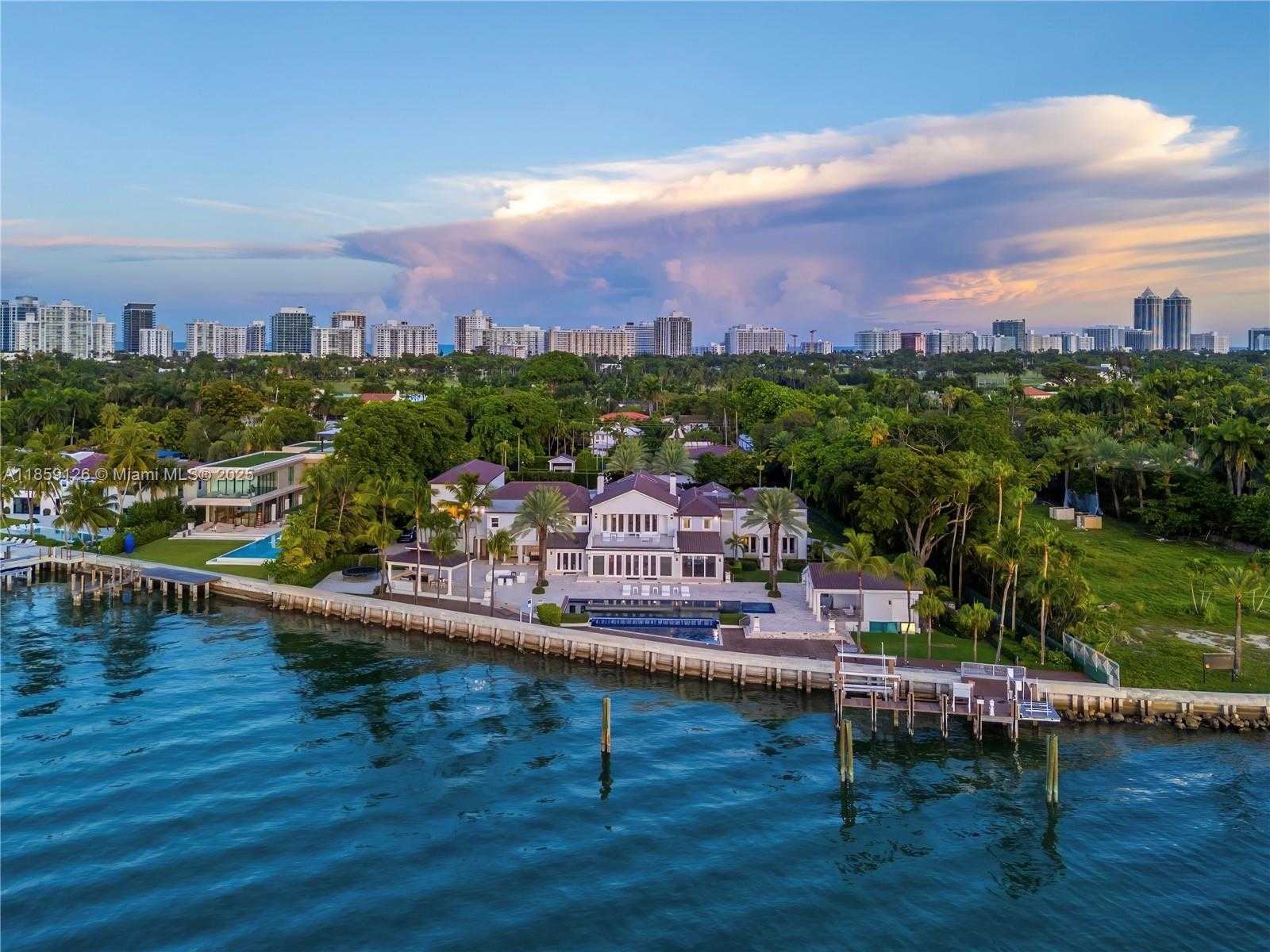 Small Image of 5940 NORTH BAY RD, Miami Beach Number 57