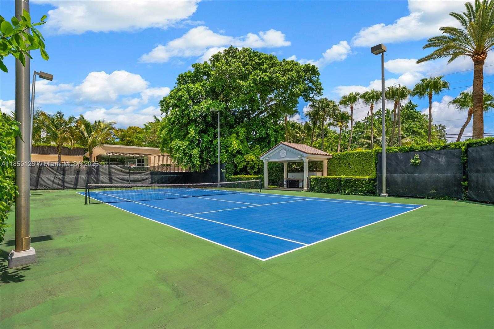 Small Image of 5940 NORTH BAY RD, Miami Beach Number 9
