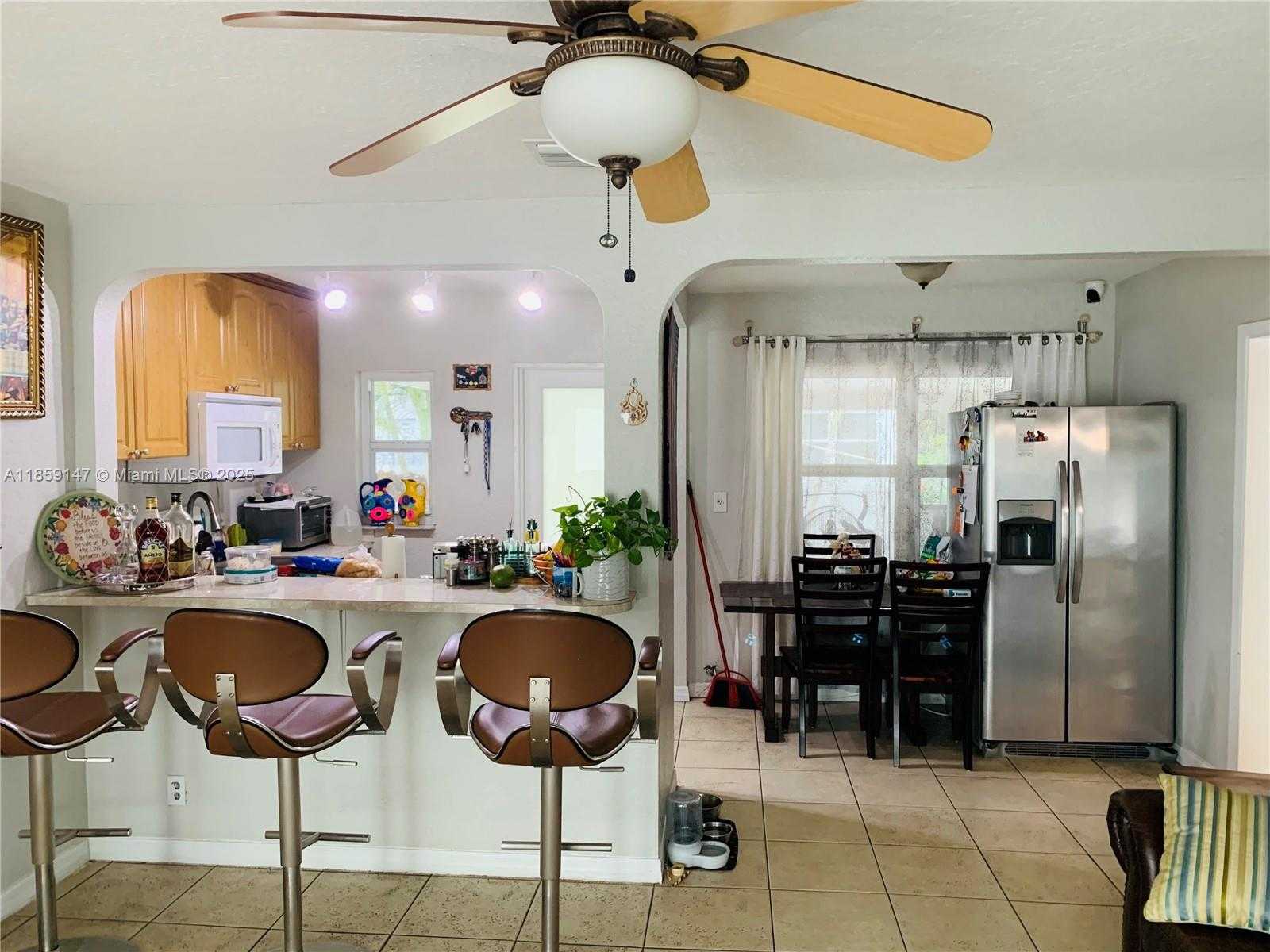 Small Image of 2548 JOHNSON ST, Hollywood Number 10