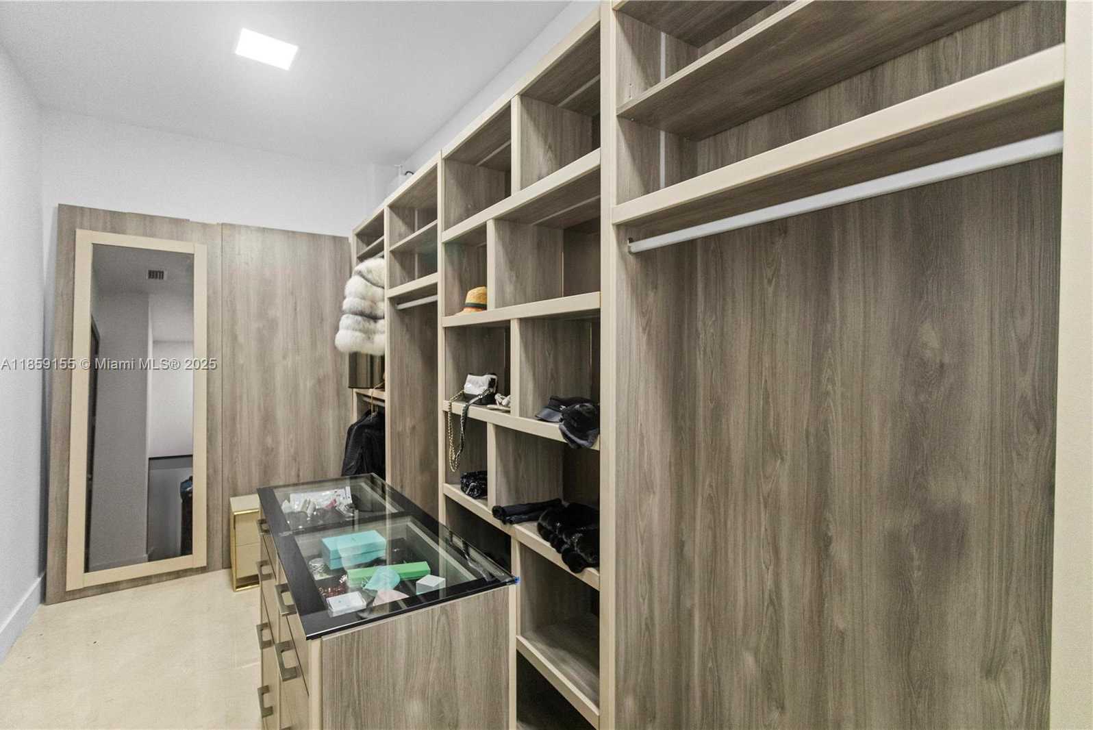 Small Image of 3420 NORTH WEST 84TH AVE, Doral Number 15