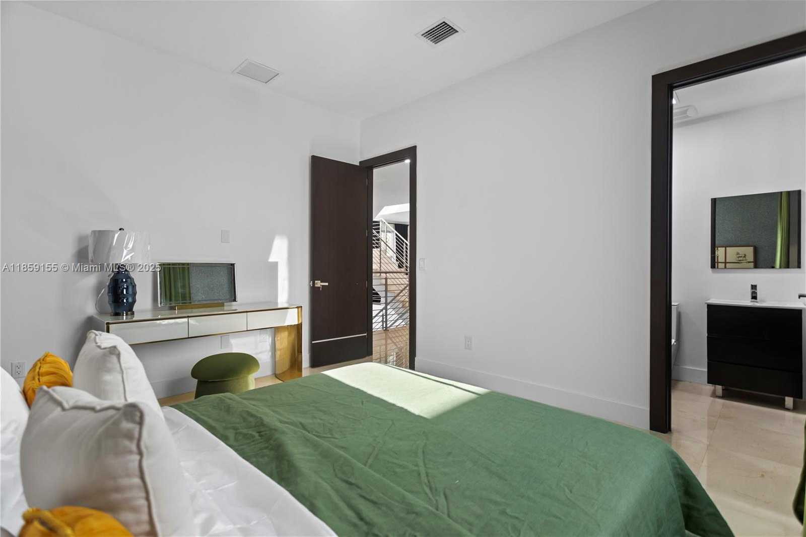 Small Image of 3420 NORTH WEST 84TH AVE, Doral Number 27