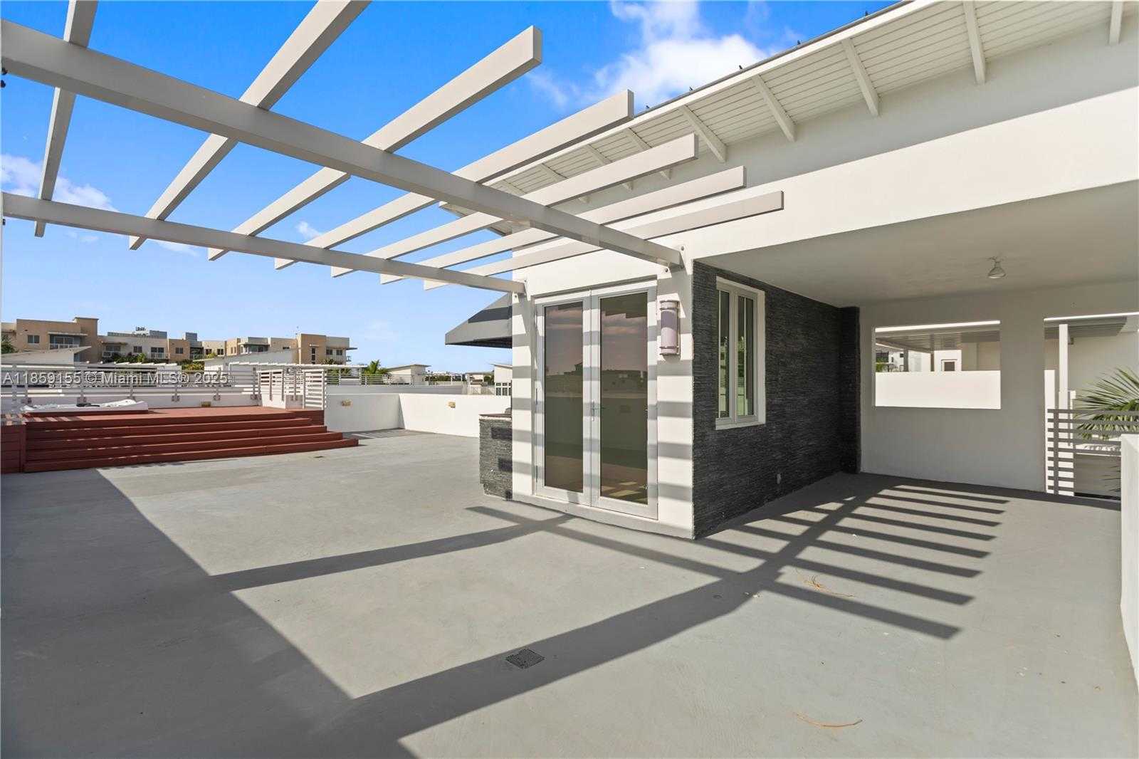 Small Image of 3420 NORTH WEST 84TH AVE, Doral Number 33