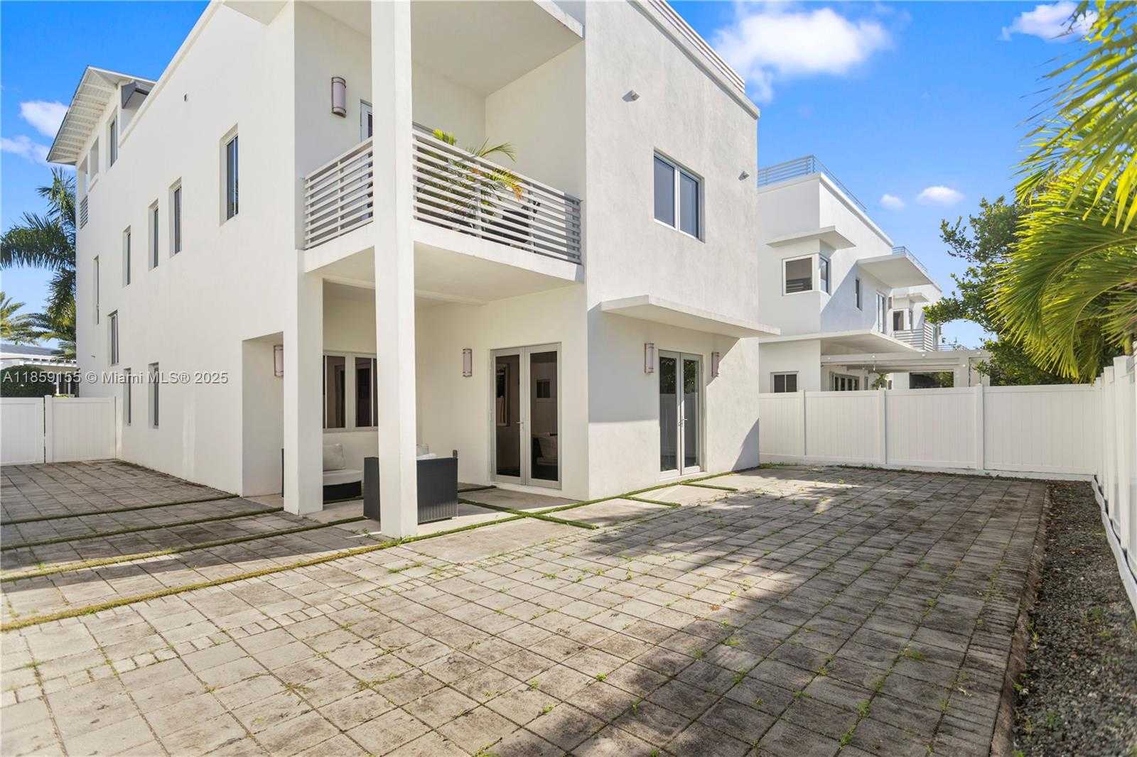 Small Image of 3420 NORTH WEST 84TH AVE, Doral Number 36