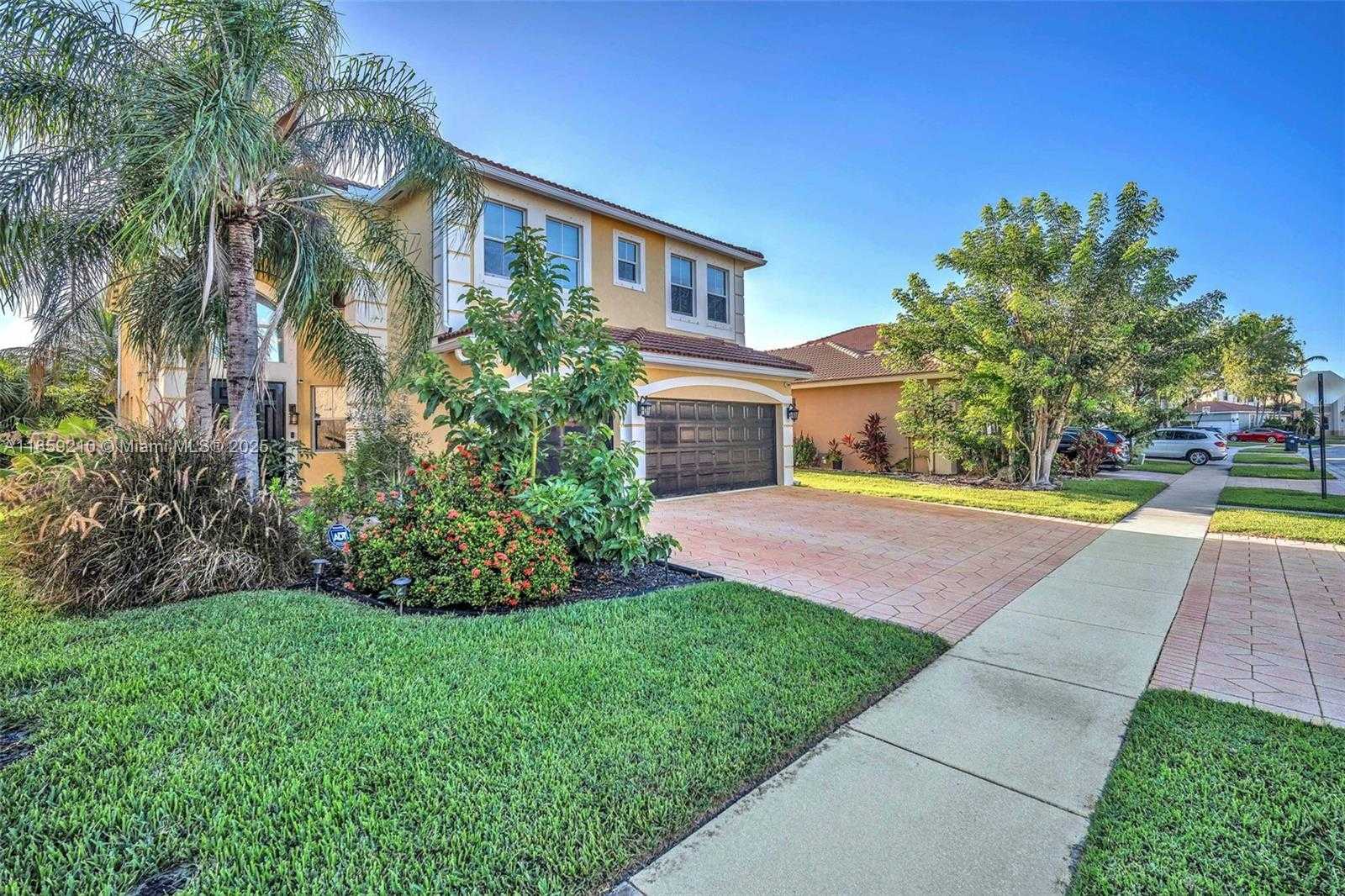 Small Image of 10563 GALLERIA ST, Wellington Number 10
