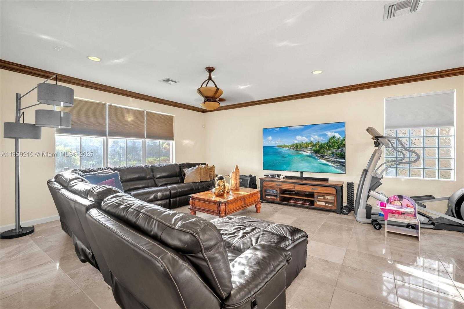 Small Image of 10563 GALLERIA ST, Wellington Number 17