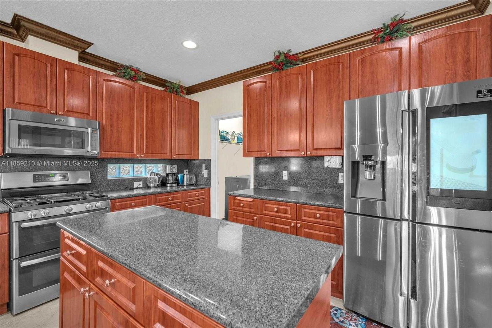 Small Image of 10563 GALLERIA ST, Wellington Number 24