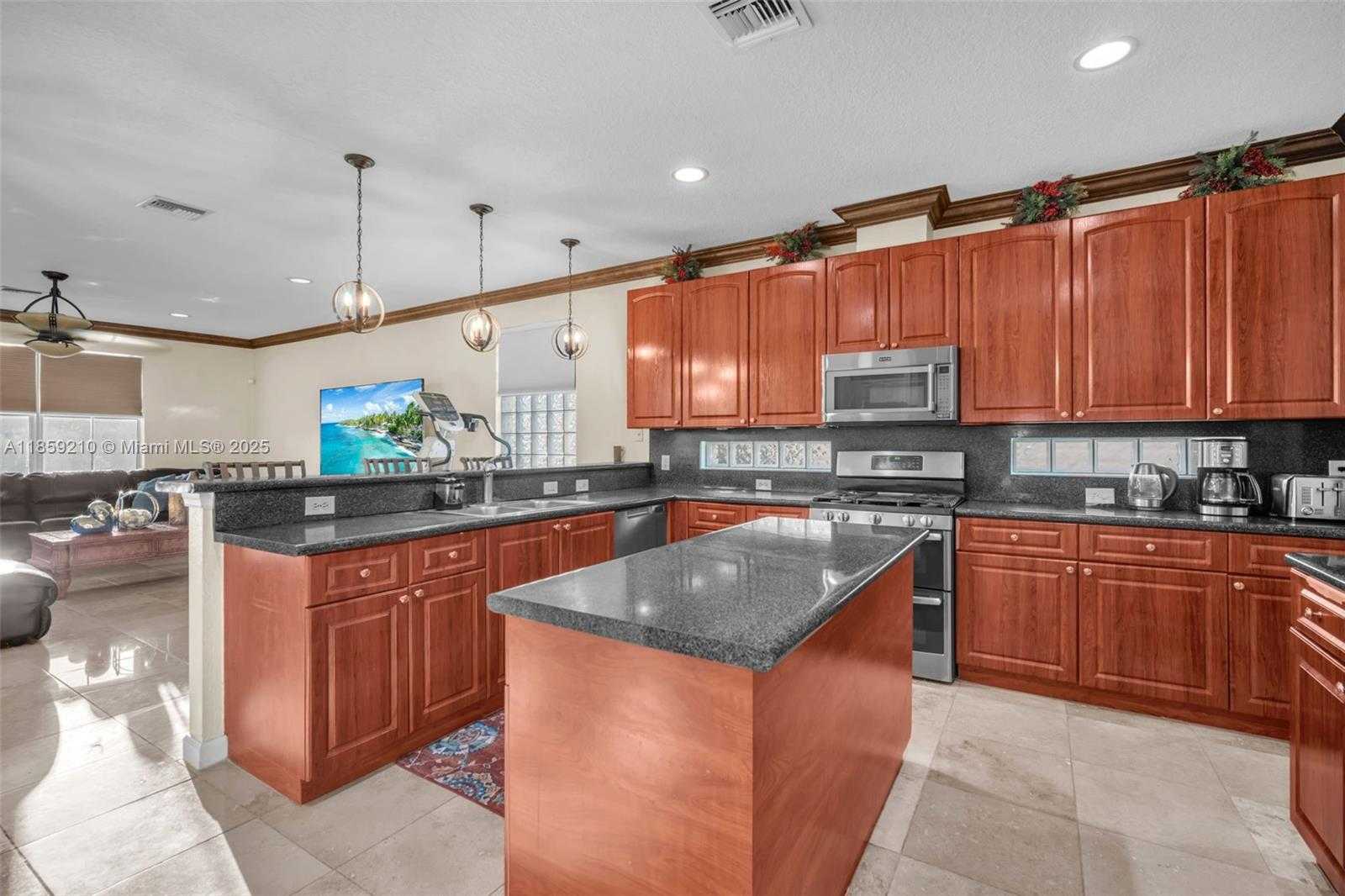 Small Image of 10563 GALLERIA ST, Wellington Number 25