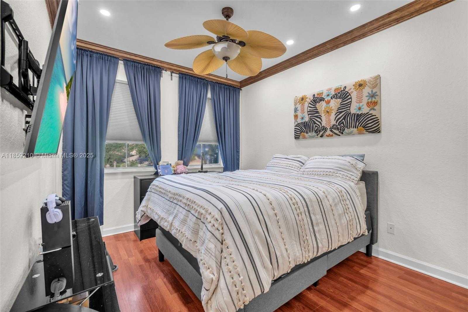 Small Image of 10563 GALLERIA ST, Wellington Number 29