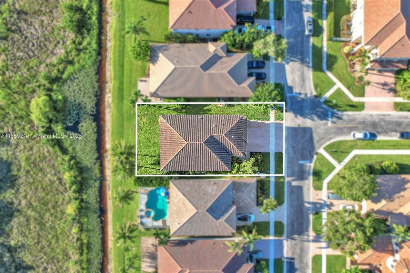 Small Image of 10563 GALLERIA ST, Wellington Number 3
