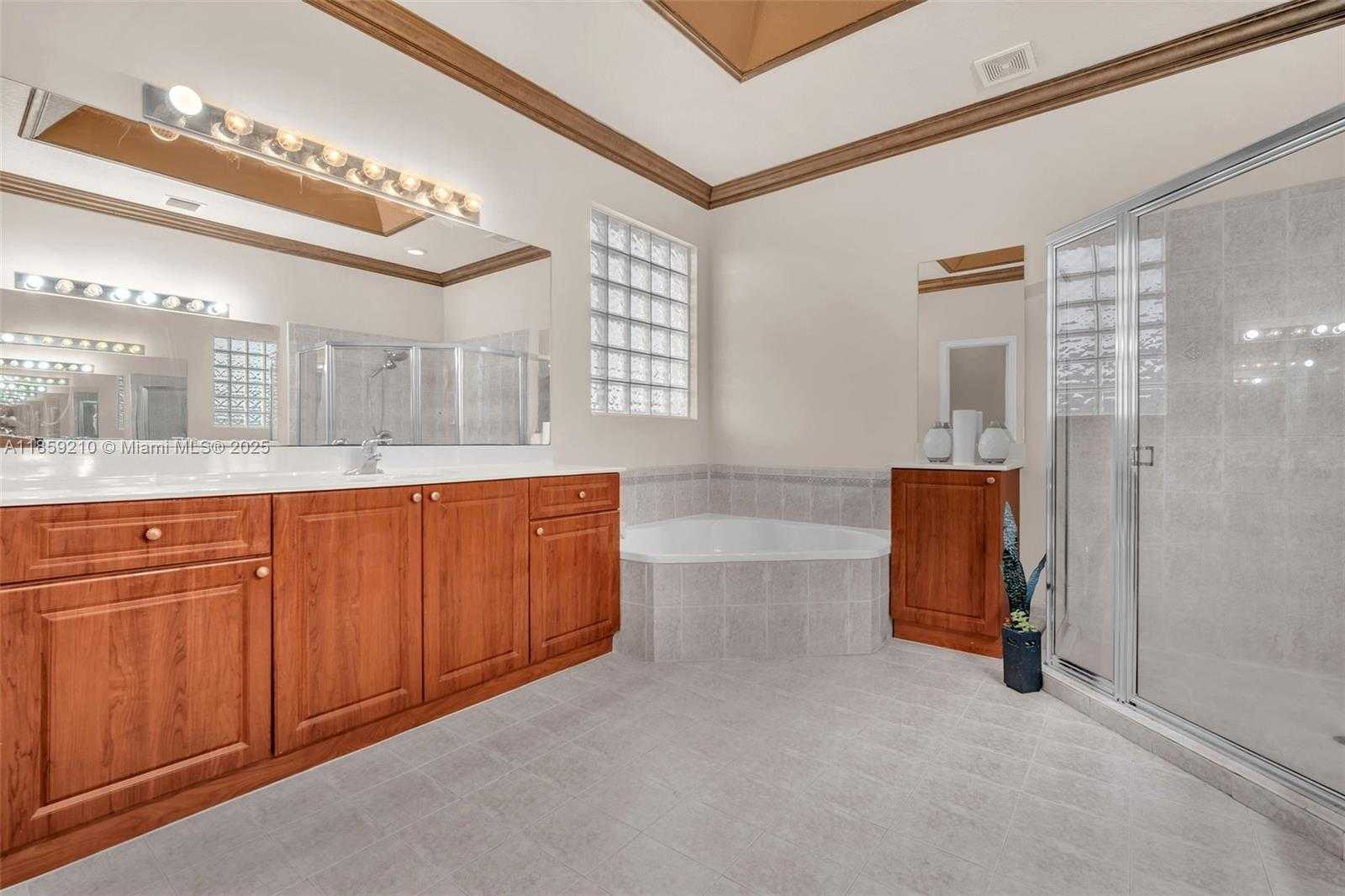 Small Image of 10563 GALLERIA ST, Wellington Number 38