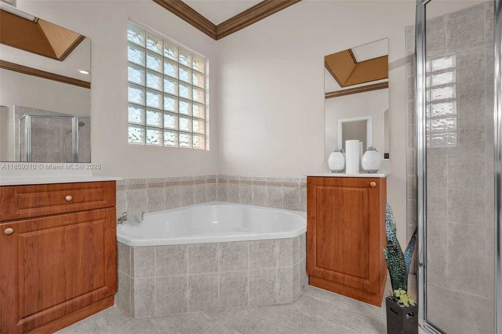 Small Image of 10563 GALLERIA ST, Wellington Number 41