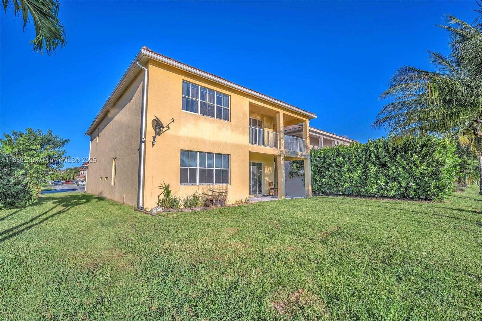 Small Image of 10563 GALLERIA ST, Wellington Number 42