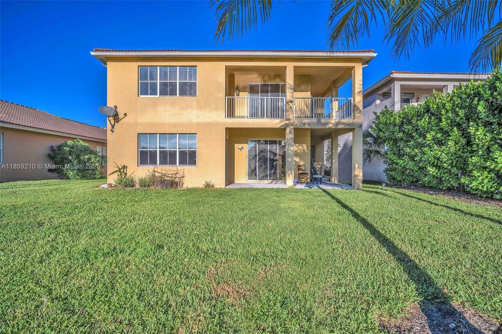 Small Image of 10563 GALLERIA ST, Wellington Number 43