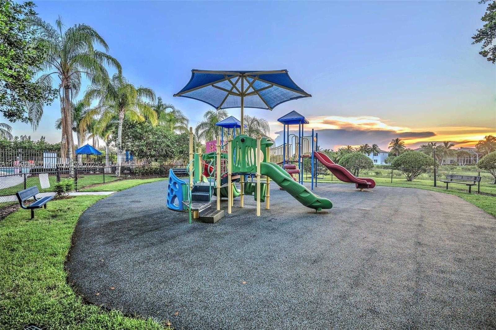 Small Image of 10563 GALLERIA ST, Wellington Number 46