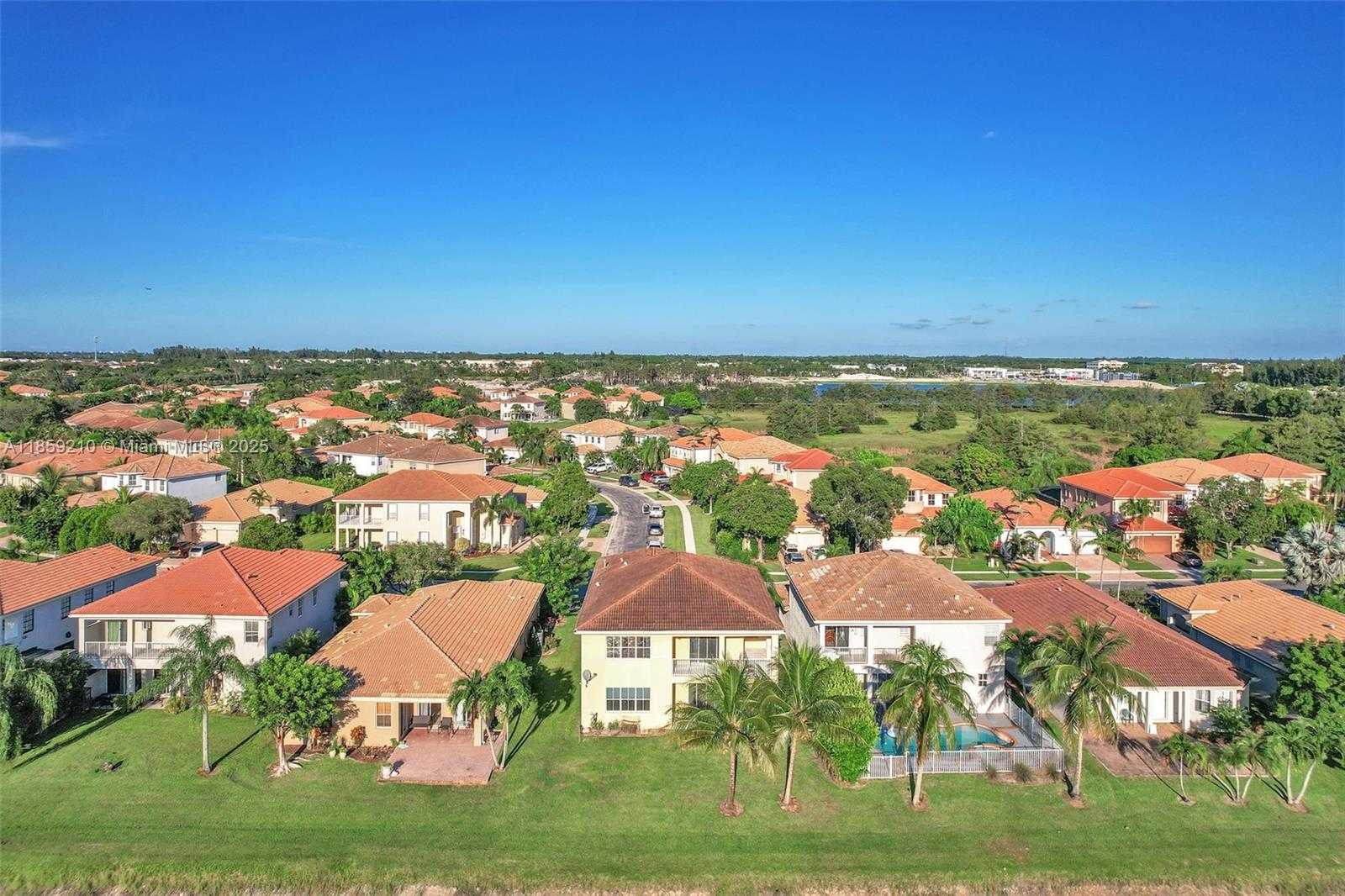 Small Image of 10563 GALLERIA ST, Wellington Number 5