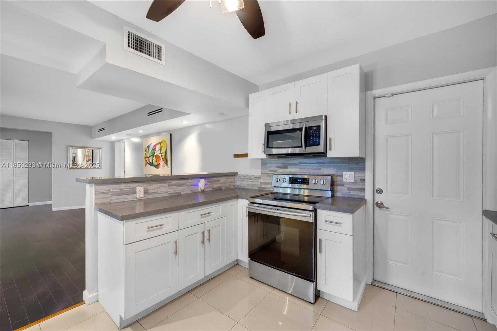 Small Image of 12125 NORTH EAST 5TH AVE, North Miami Number 15