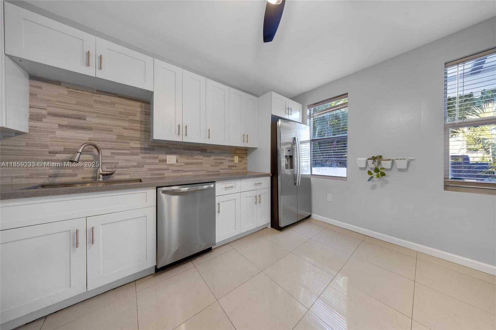 Small Image of 12125 NORTH EAST 5TH AVE, North Miami Number 17