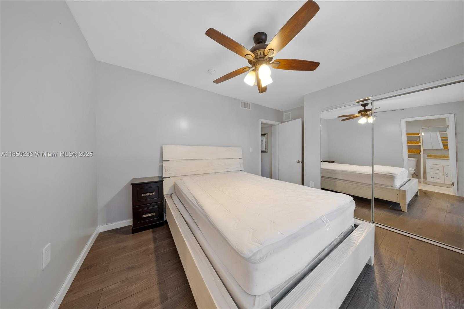 Small Image of 12125 NORTH EAST 5TH AVE, North Miami Number 26