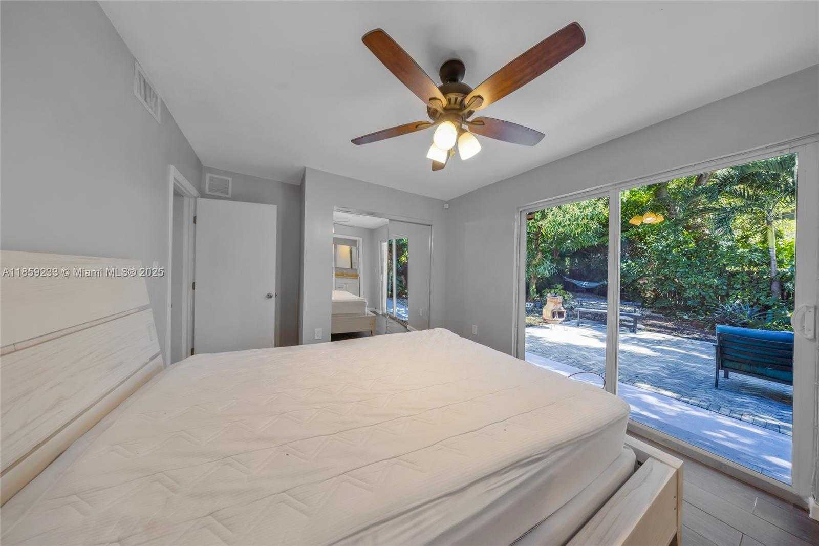 Small Image of 12125 NORTH EAST 5TH AVE, North Miami Number 28