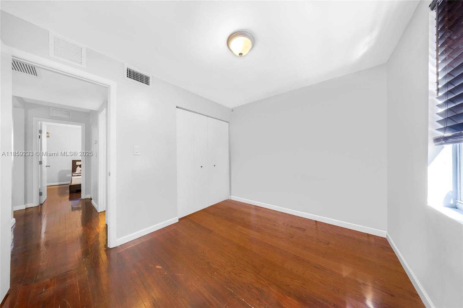 Small Image of 12125 NORTH EAST 5TH AVE, North Miami Number 33