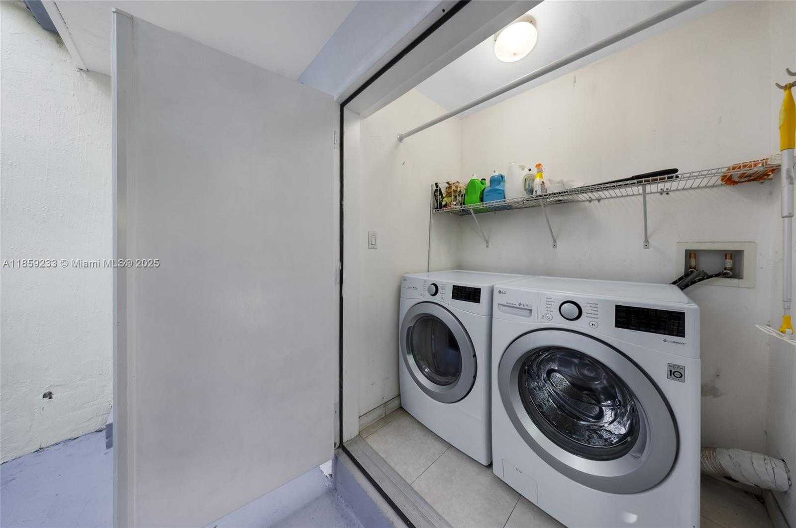 Small Image of 12125 NORTH EAST 5TH AVE, North Miami Number 38