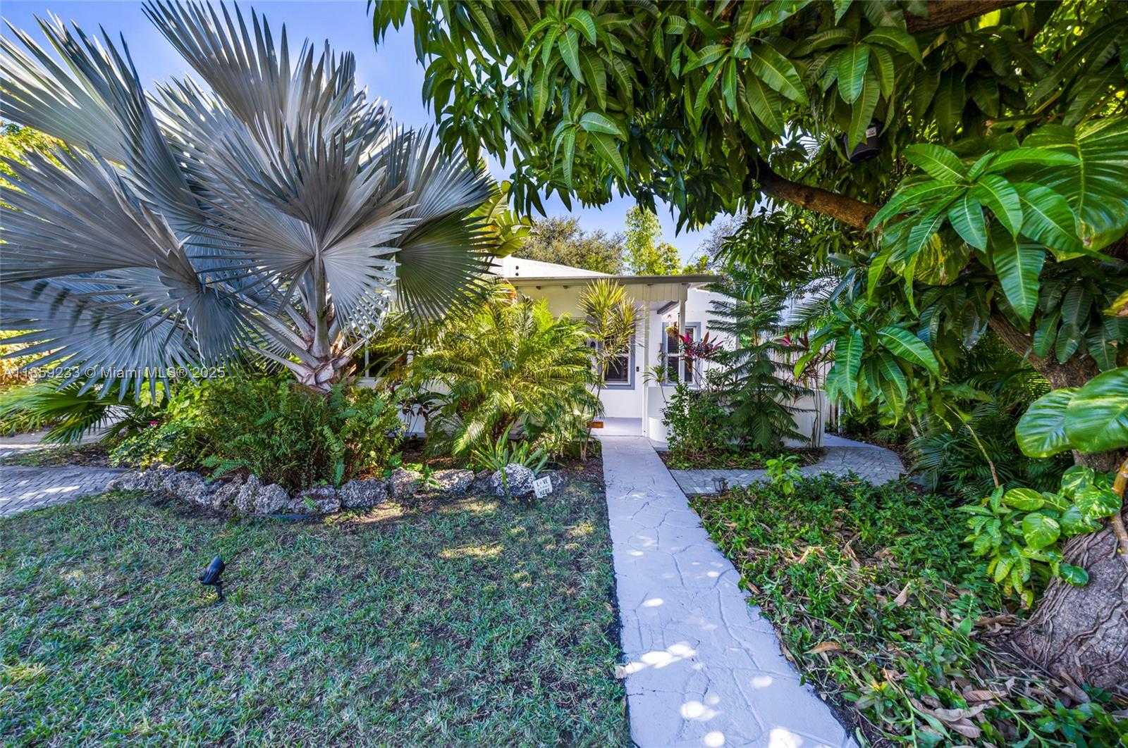 Small Image of 12125 NORTH EAST 5TH AVE, North Miami Number 4