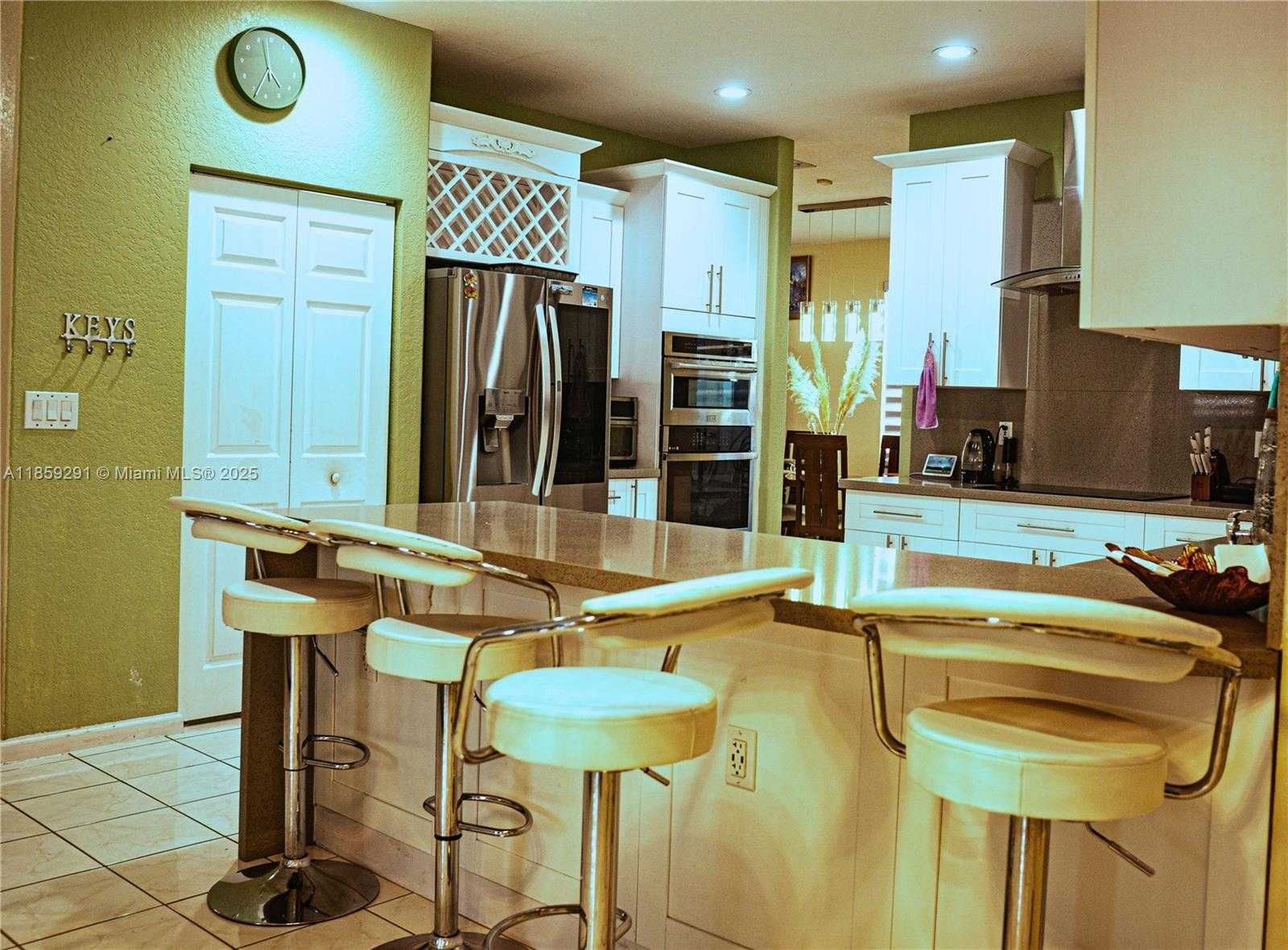 Small Image of Miramar Number 11