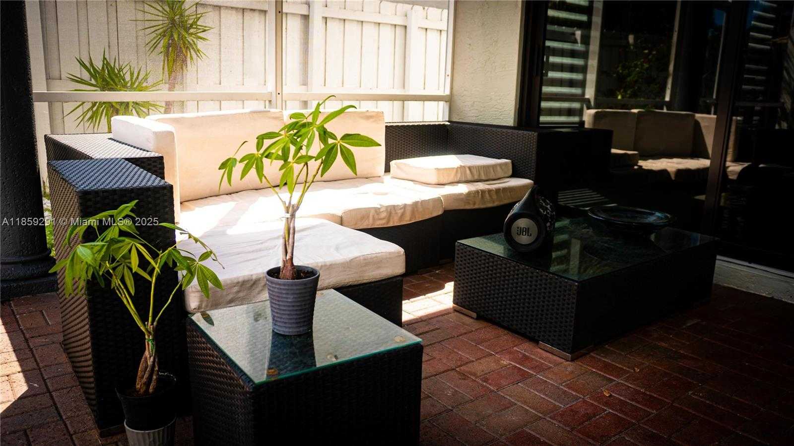 Small Image of Miramar Number 14