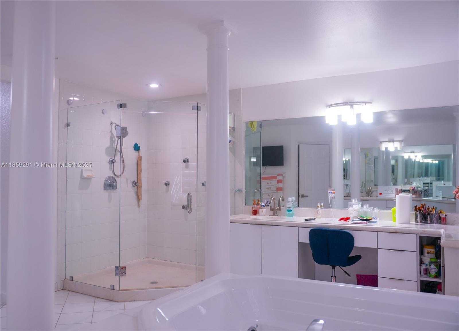 Small Image of Miramar Number 22