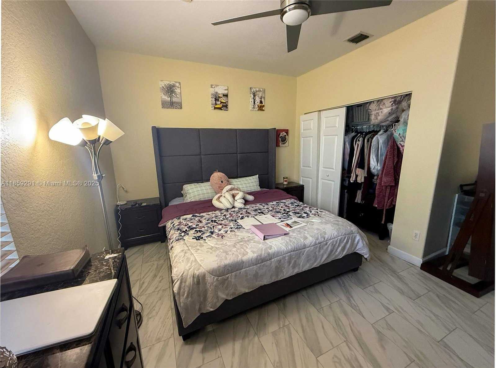 Small Image of Miramar Number 28