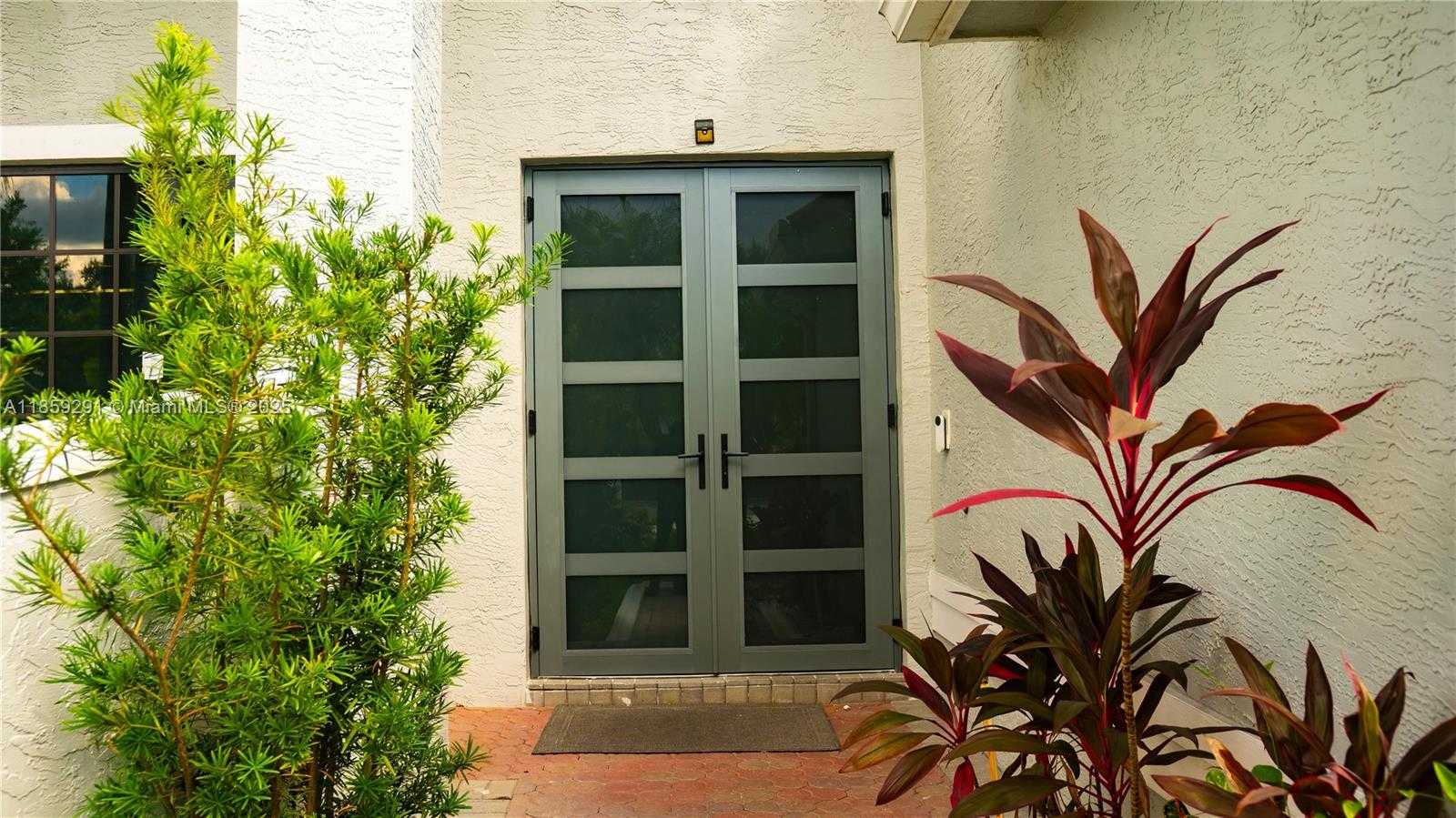 Small Image of Miramar Number 3