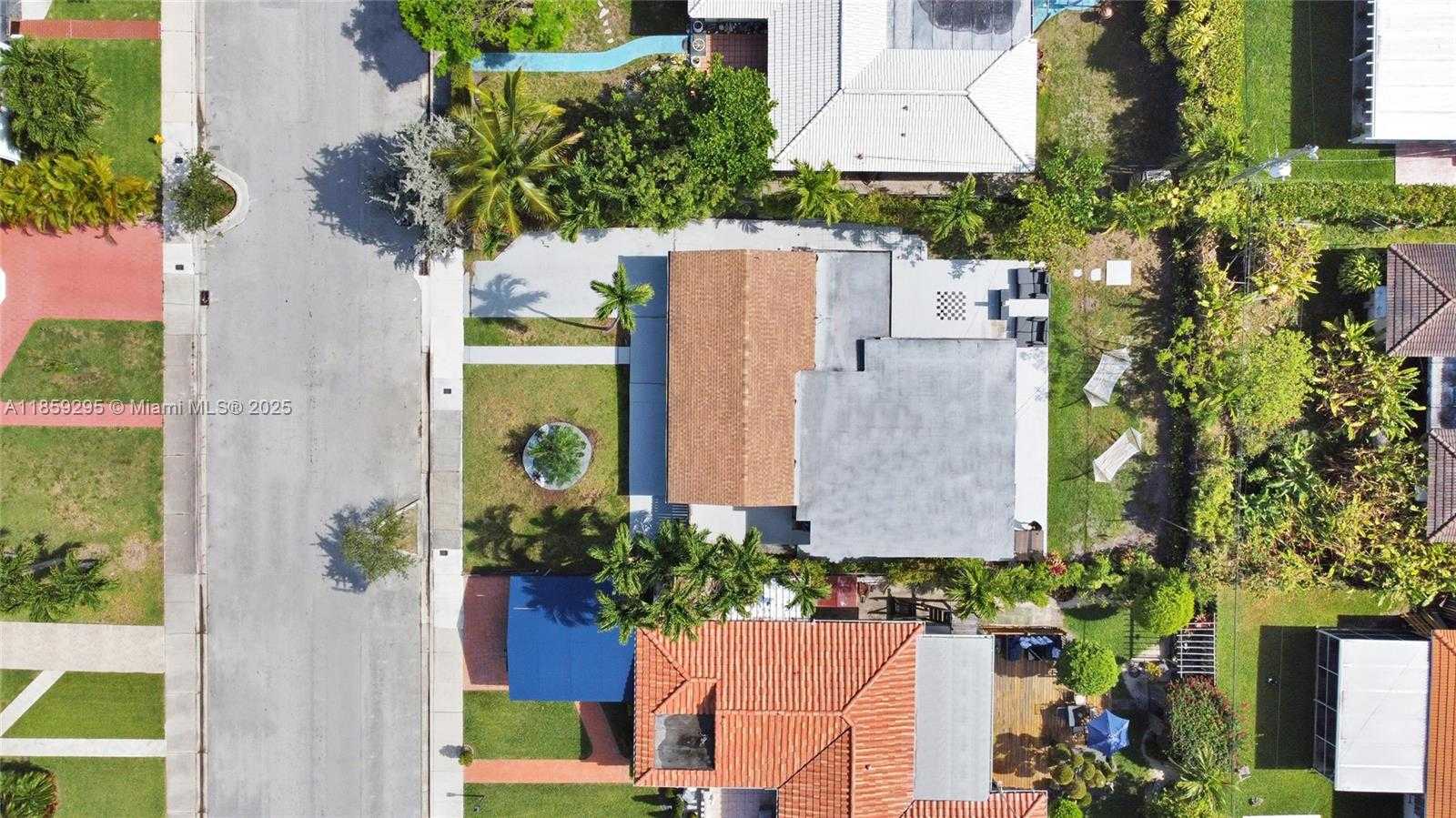 Small Image of 7517 HISPANOLA, North Bay Village Number 10