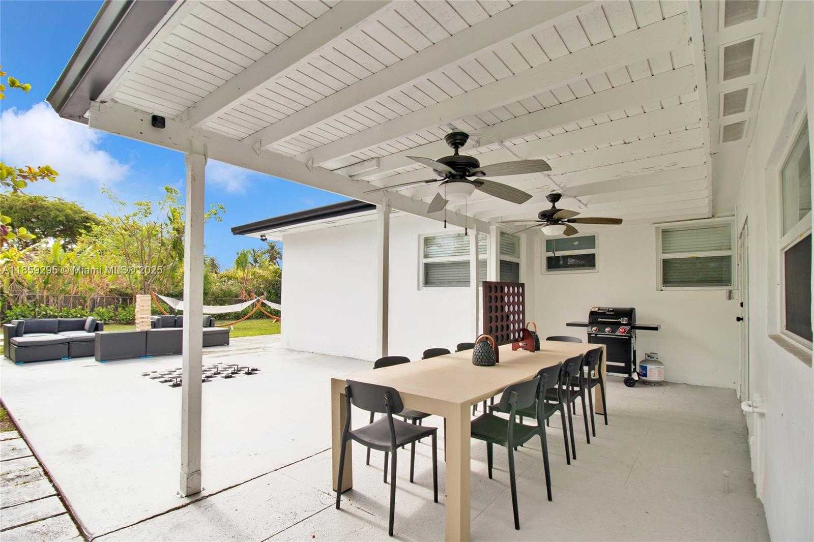 Small Image of 7517 HISPANOLA, North Bay Village Number 16