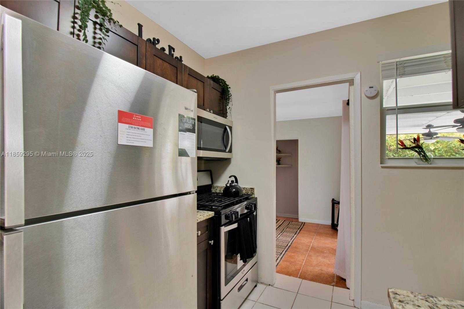 Small Image of 7517 HISPANOLA, North Bay Village Number 19