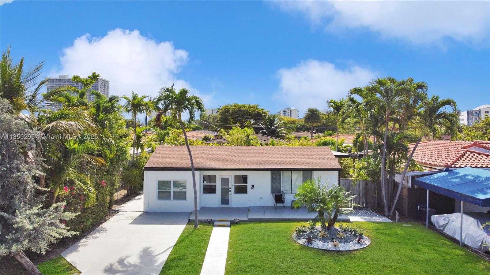 Small Image of 7517 HISPANOLA, North Bay Village Number 2