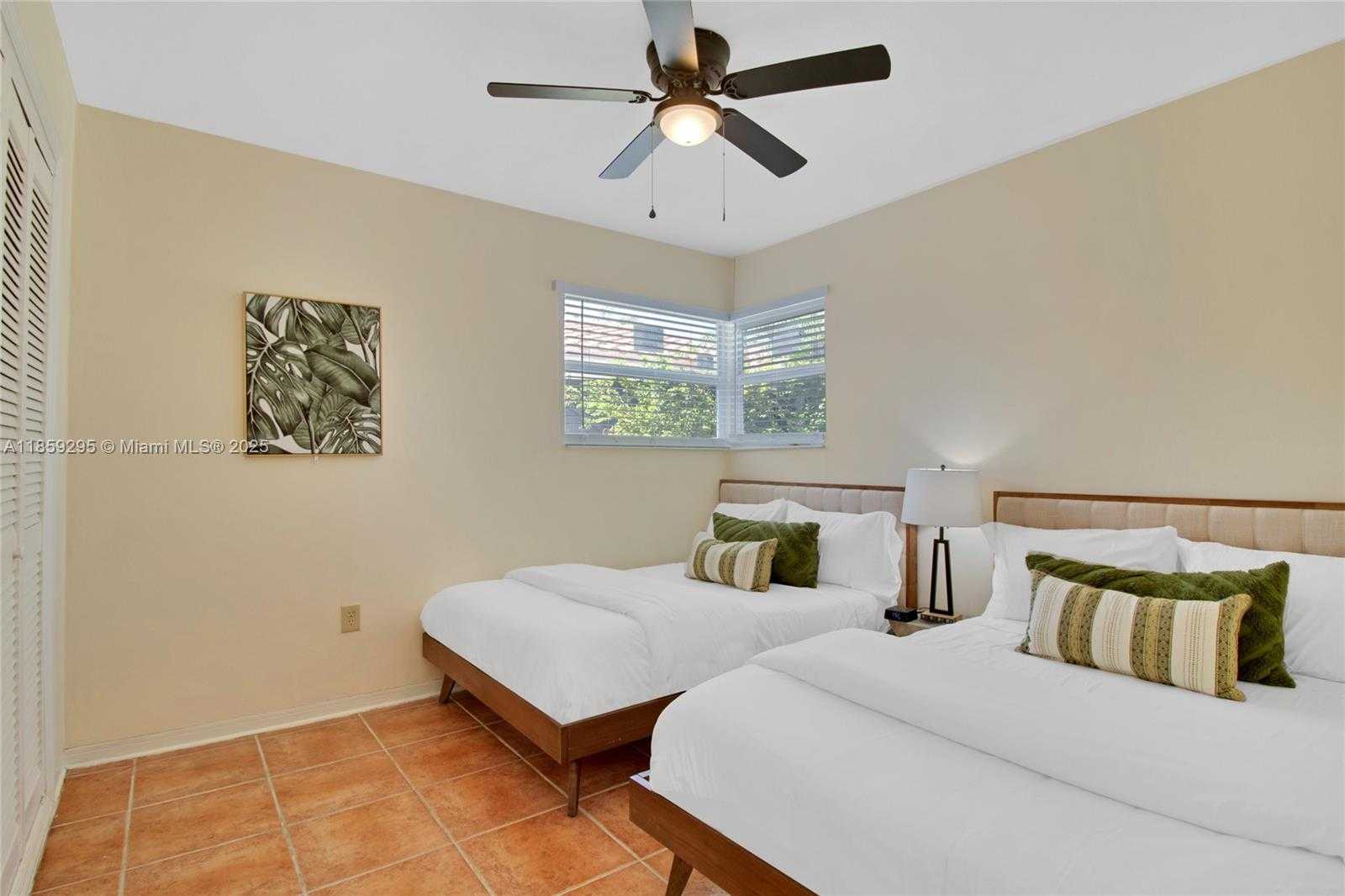 Small Image of 7517 HISPANOLA, North Bay Village Number 25