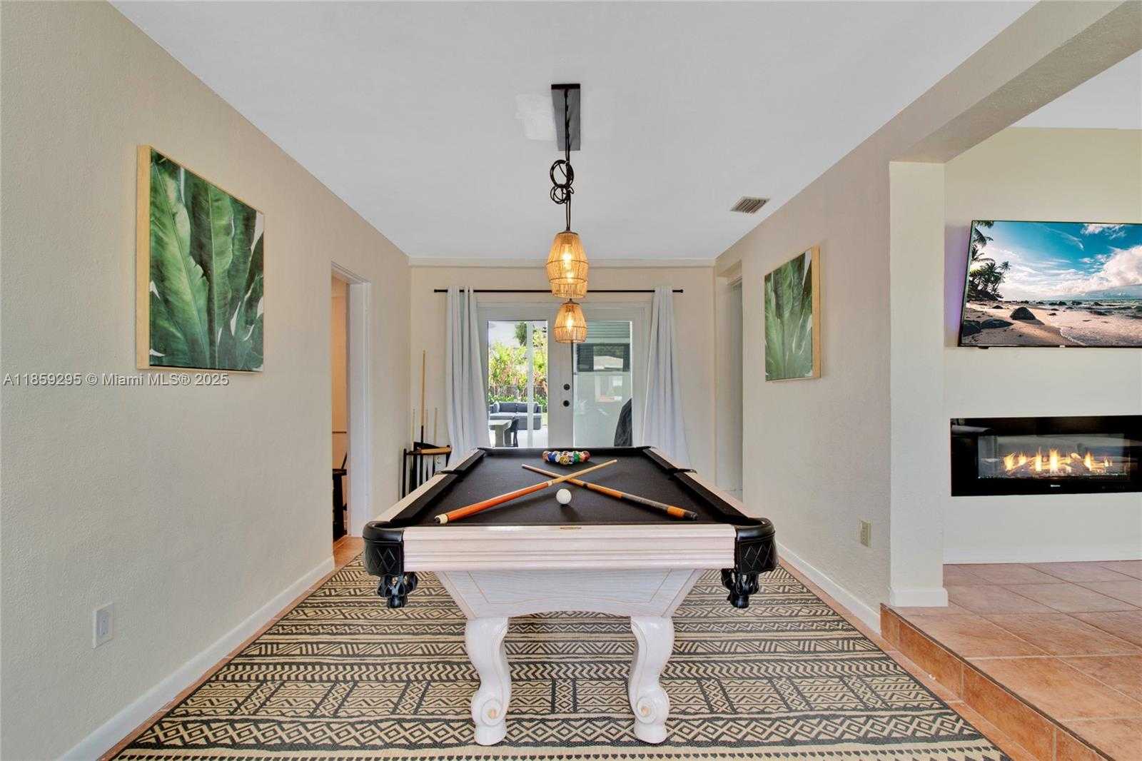 Small Image of 7517 HISPANOLA, North Bay Village Number 28
