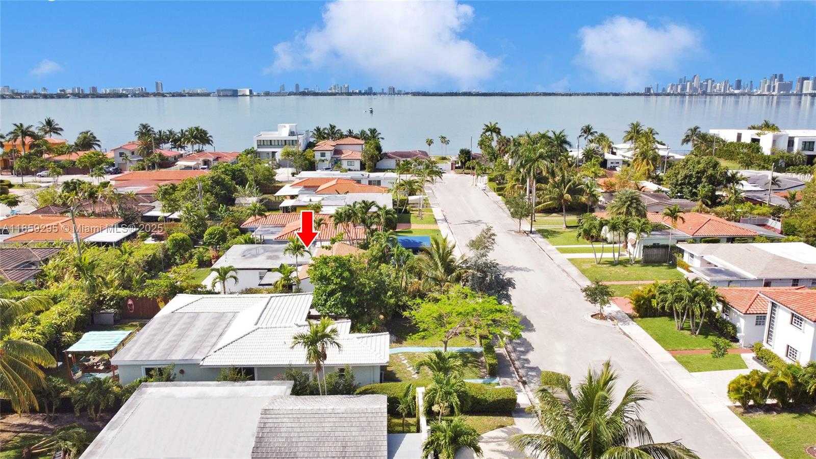 Small Image of 7517 HISPANOLA, North Bay Village Number 8