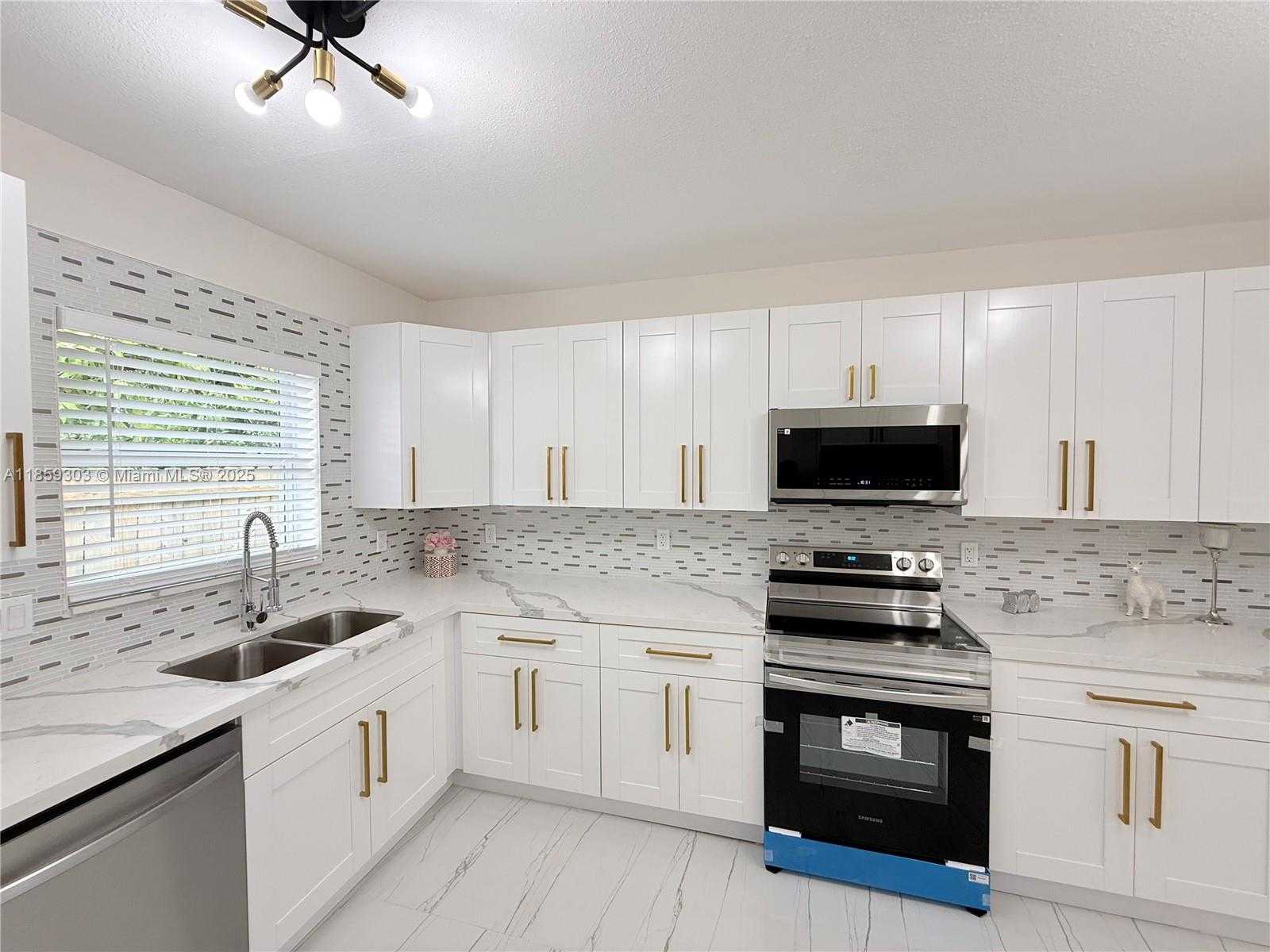 Small Image of 2339 NORTH WEST 13TH ST, Fort Lauderdale Number 15