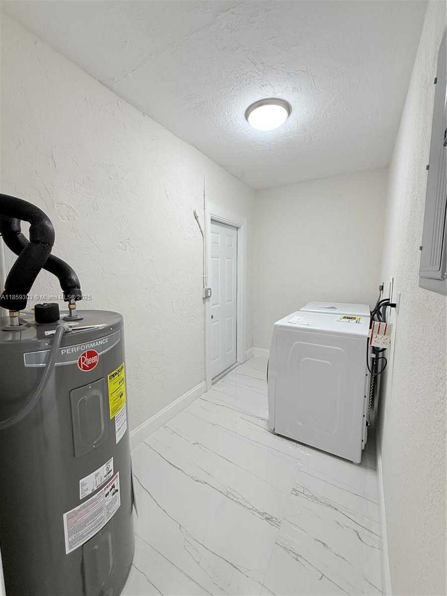 Small Image of 2339 NORTH WEST 13TH ST, Fort Lauderdale Number 29