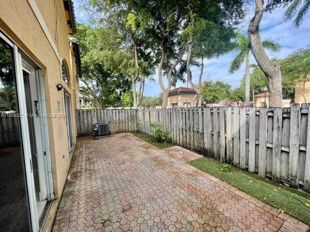 Small Image of 8385 NORTH WEST 144TH TER, Miami Lakes Number 10