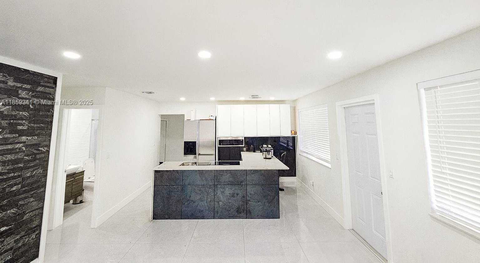 Small Image of 320 WEST 13TH ST, Hialeah Number 3