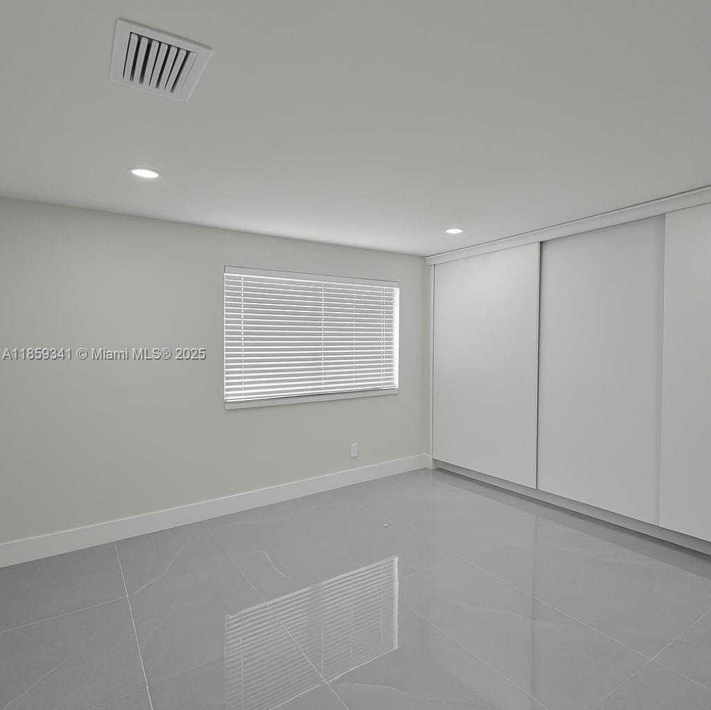 Small Image of 320 WEST 13TH ST, Hialeah Number 6