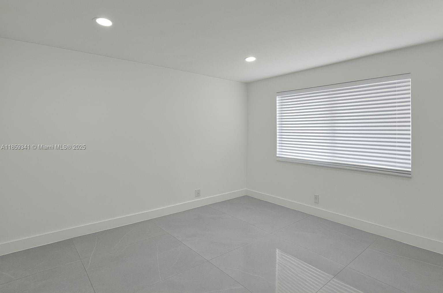 Small Image of 320 WEST 13TH ST, Hialeah Number 7