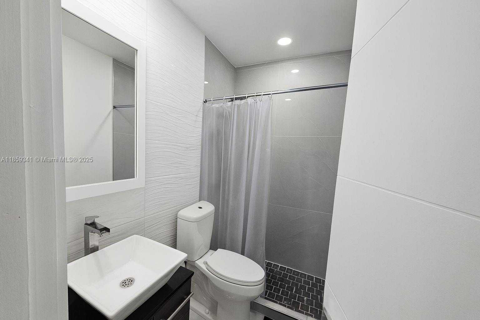 Small Image of 320 WEST 13TH ST, Hialeah Number 8