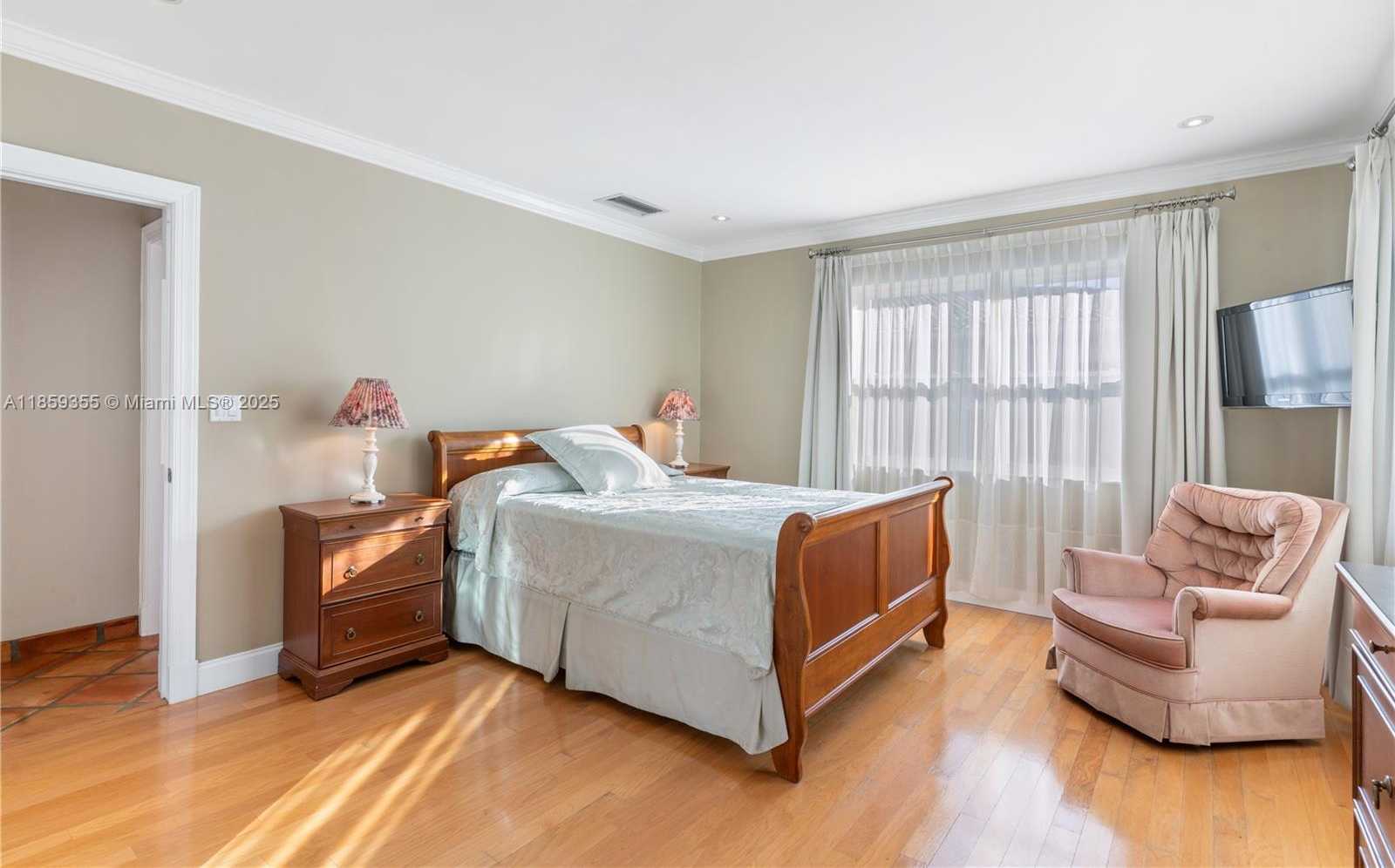 Small Image of 300 187TH ST, Sunny Isles Beach Number 15