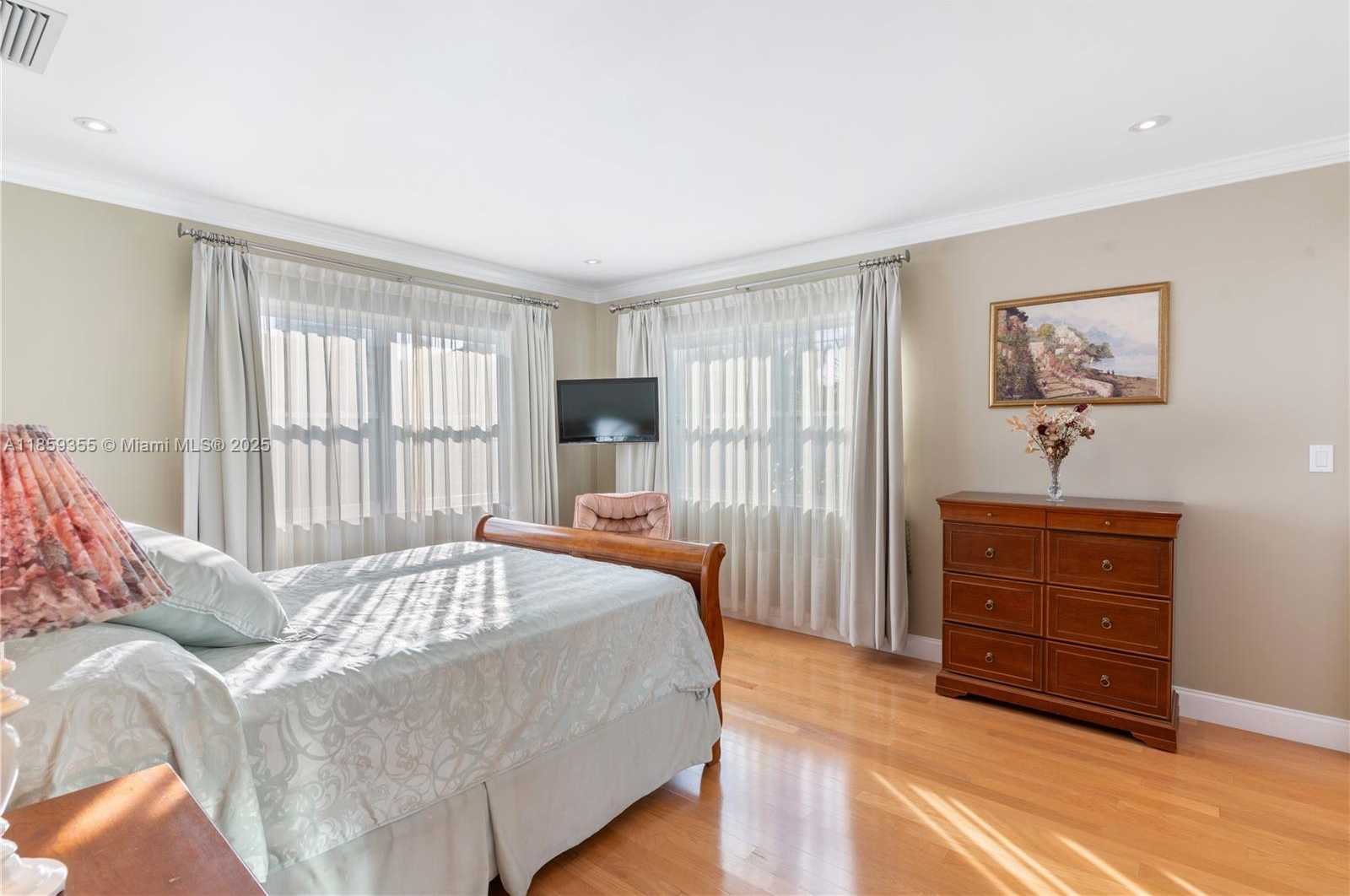 Small Image of 300 187TH ST, Sunny Isles Beach Number 16